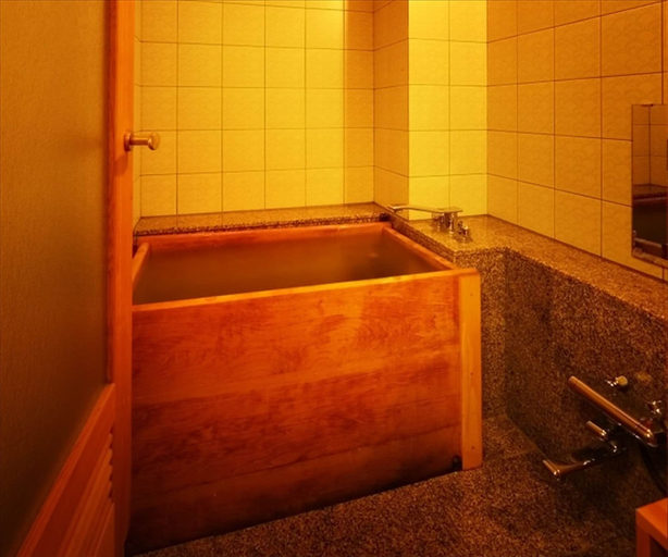 Bathroom 2, Yumotoya Onsen Ryokan, Niigata