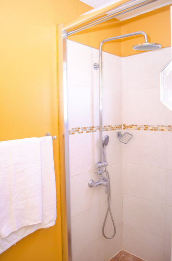 Bathroom 3, Centrally located Oakland Guest Apartment I