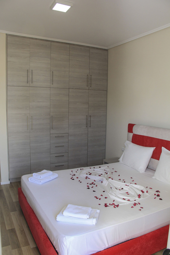 Bedroom 2, Maxi's Apartments, Sarandës