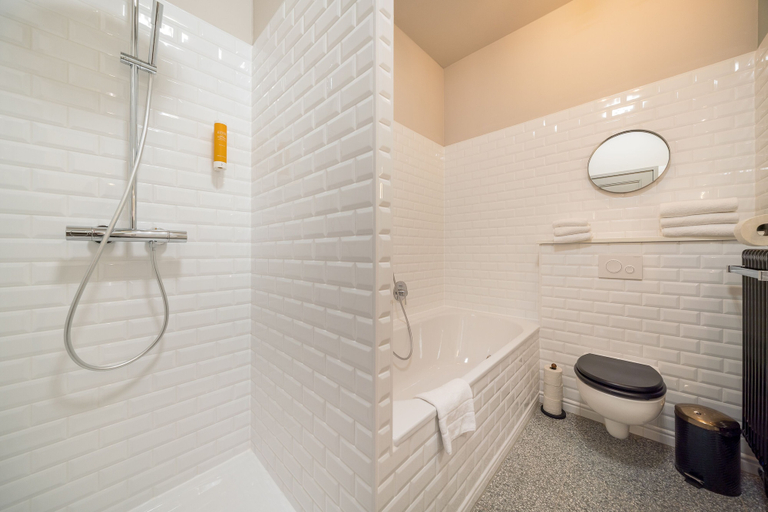 Bathroom 4, Design Apartments - "Innenstadt 8", Potsdam
