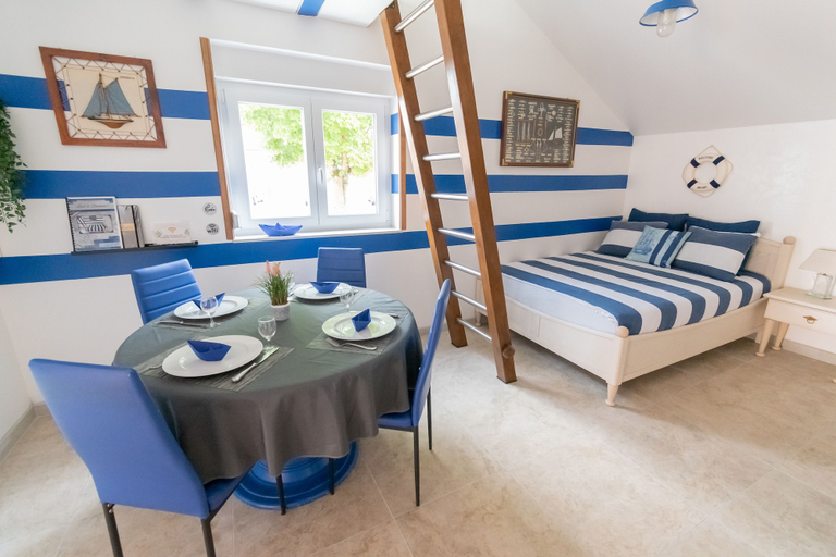 Bedroom 5, Private & Comfortable Apartments, Moselle