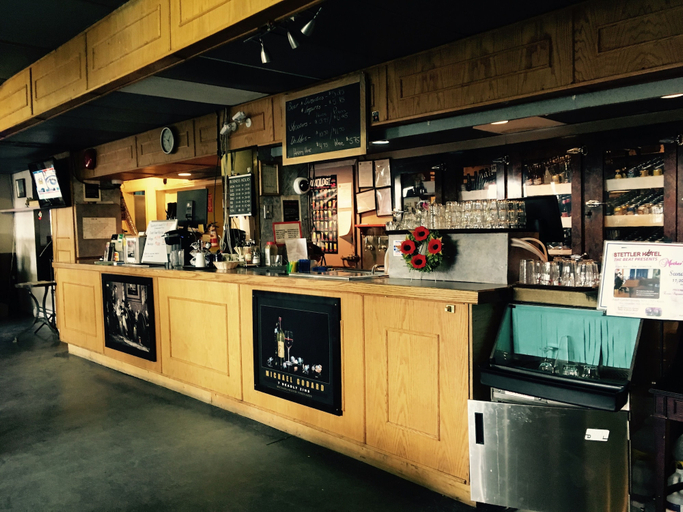 Food & Drinks 4, Stettler Hotel, Division No. 7