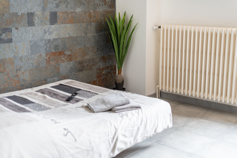 Bedroom 5, Private & Comfortable Apartments, Moselle