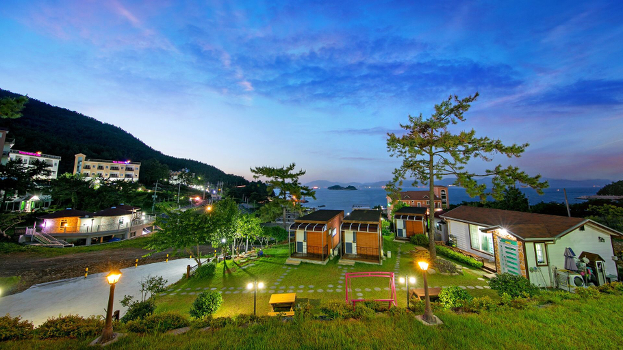 Exterior & Views 2, Hanulbora Pension, Yeosu