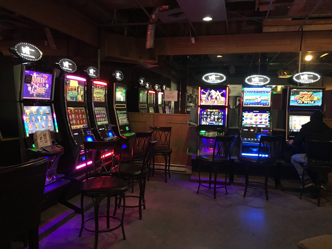 Food & Drinks 4, Stettler Hotel, Division No. 7