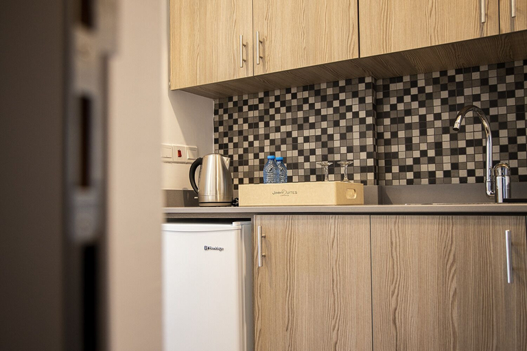 Others 5, Jimmy's Suites, Larnaca
