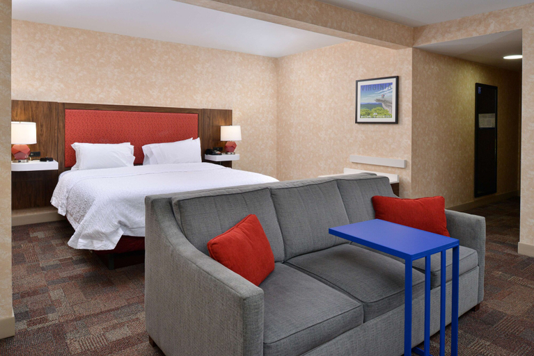 Bedroom 4, Hampton Inn Wytheville, Wythe