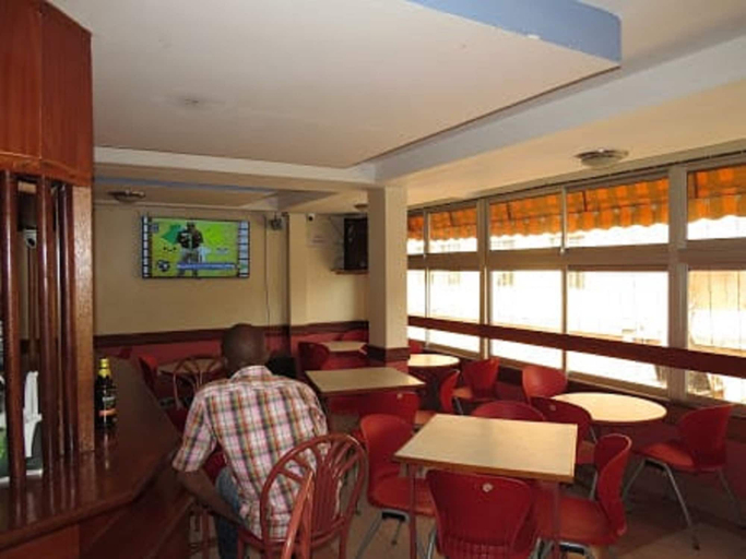 Food & Drinks 5, Kings Meat World Hotel, Mathira