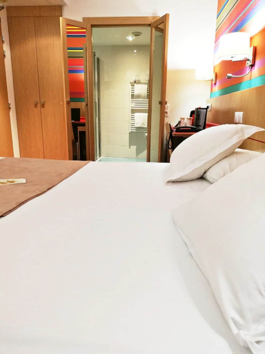 Bedroom 3, Best Western Hotel du Mucem, Bouches-du-Rhône