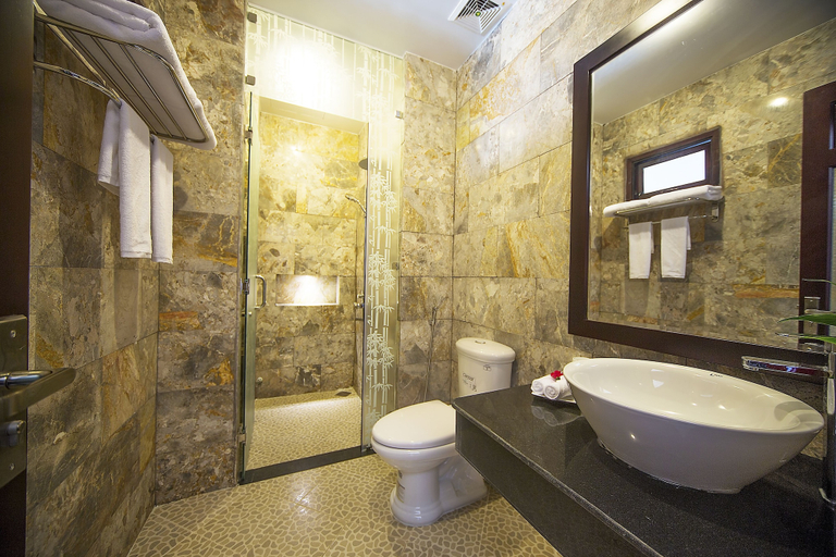 Bathroom 5, Pham Gia Boutique Villa, Da Nang