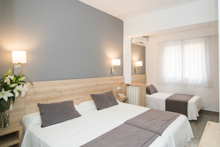 Bedroom 3, Abelay, Baleares