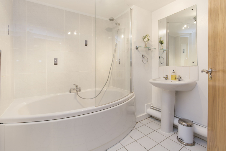 Bathroom 3, Raleigh Square Apartments, Nottingham