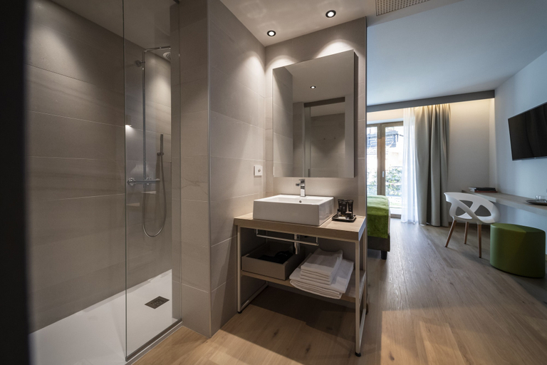 Bathroom 5, Be Place, Trento