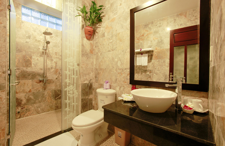 Bathroom 5, Pham Gia Boutique Villa, Da Nang