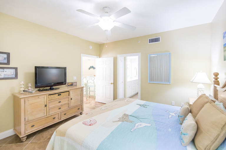 Bedroom 3, Treasure Island 2110, Bay