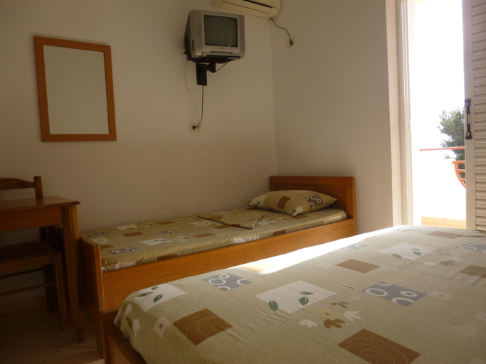 Bedroom 3, Hotel Chicago, Sarandës