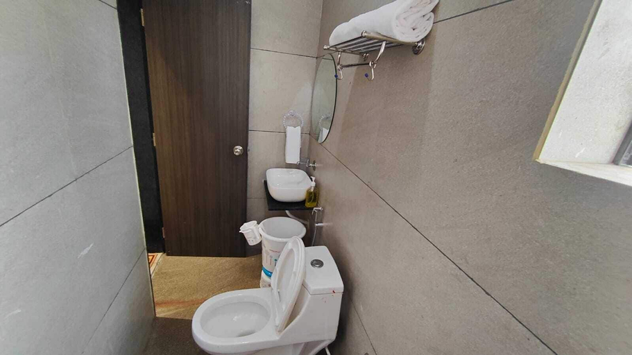 Bathroom, Asopalav Lawns, Gir Somnath