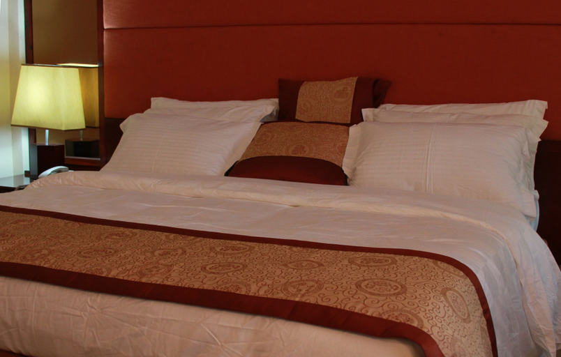 Bedroom 3, Royal Nick Hotel, Tema