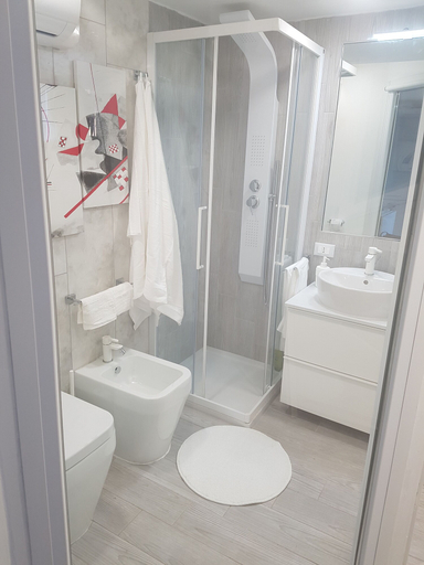 Bathroom 2, Casa Mazzini, Torino