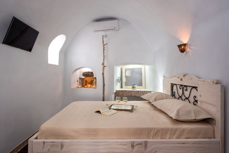 Bedroom 3, Kokos Traditional Houses, South Aegean