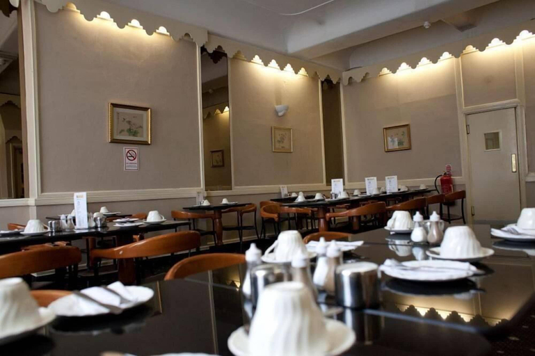 Food & Drinks 5, Rose Court Hotel, London