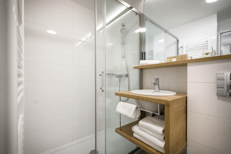Bathroom 5, Valamar Padova Hotel, Lopar/Supetarska Draga