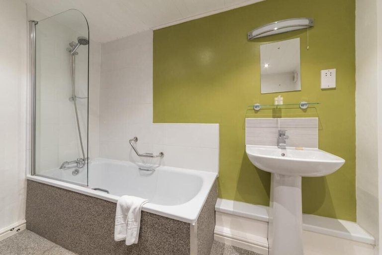 Bathroom 4, The Derwentwater Hotel, Cumbria