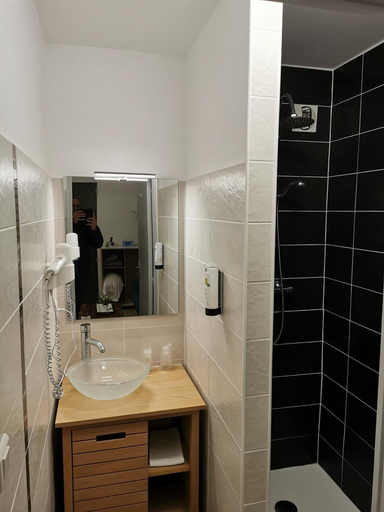 Bathroom 4, Hotel La Haie des Vignes, Meurthe-et-Moselle