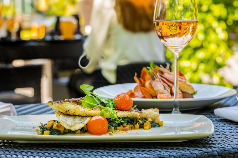 Food & Drinks 15