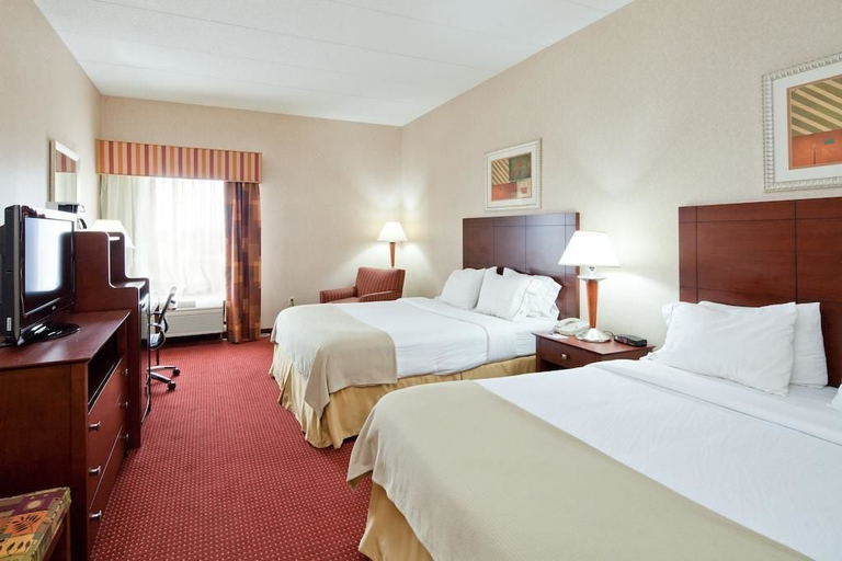 Bedroom 3, Quality Inn & Suites Lawrenceburg, Dearborn