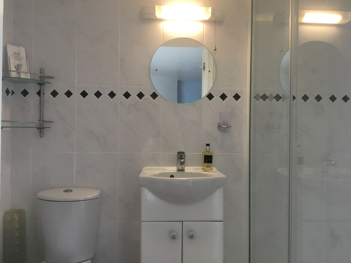 Bathroom 5, The Charterhouse, Torbay