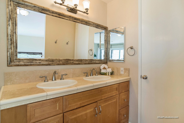Bathroom, Surf View Penthouse, San Diego
