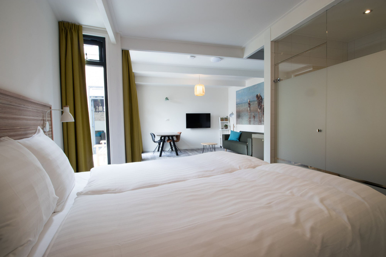 Bedroom 4, Loskade 45, Middelburg