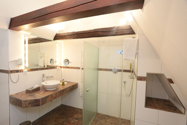 Bathroom 5, Romantik Hotel Scheelehof, Vorpommern-Rügen