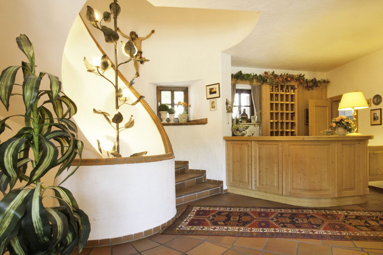 Others, Hotel Frey, München