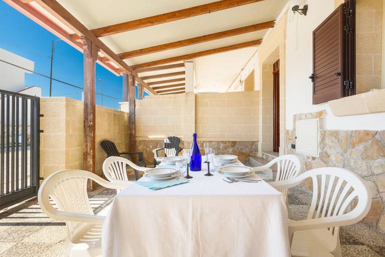 Outdoor dining 2, 2775 Casa Biancomare by Barbarhouse, Taranto
