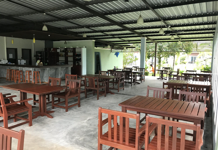 Food & Drinks 5, Khaolak Mountain View, Takua Pa