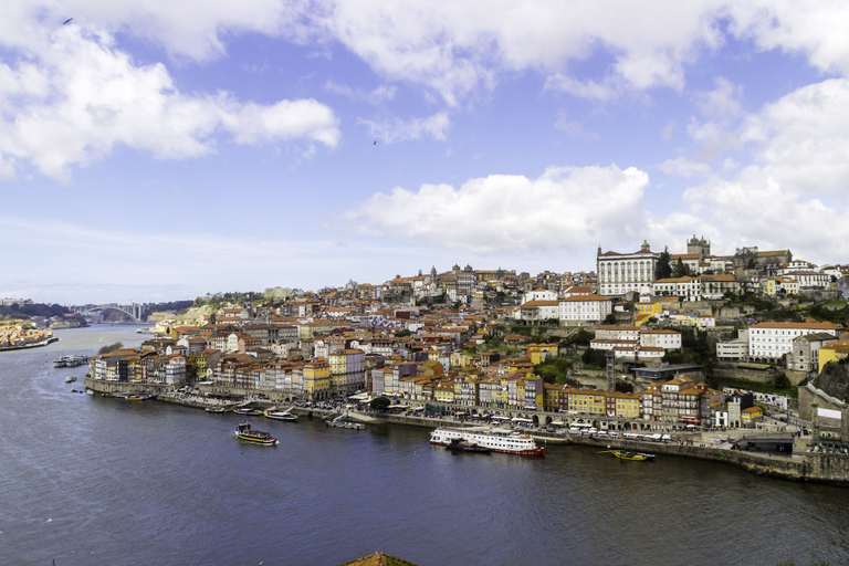 Exterior & Views 2, Guest H4U Flores Almada City center, Porto
