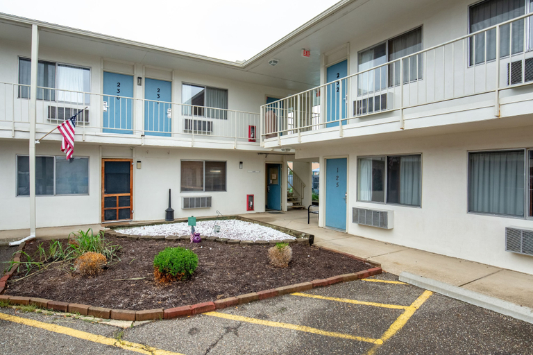 Exterior & Views 3, Days Inn by Wyndham New Philadelphia, Tuscarawas