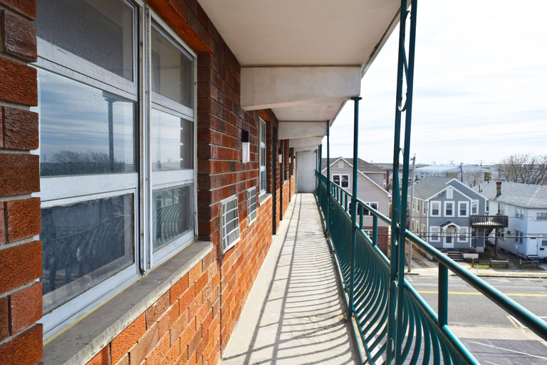 Others 5, Skyview Manor Motel, Ocean