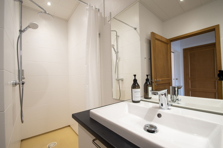 Bathroom 4, Stylish two floor Deluxe Apartment, Sønderborg