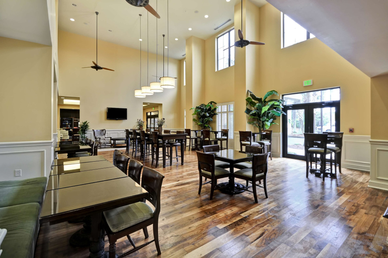 Food & Drinks 5, Hampton Inn & Suites North Charleston-University Blvd, Charleston