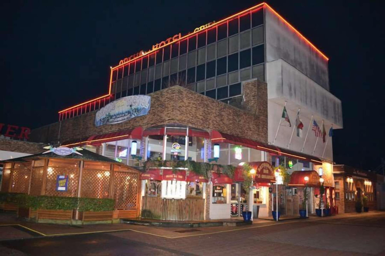 Arche Hotel, Cher