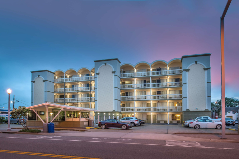 Exterior & Views