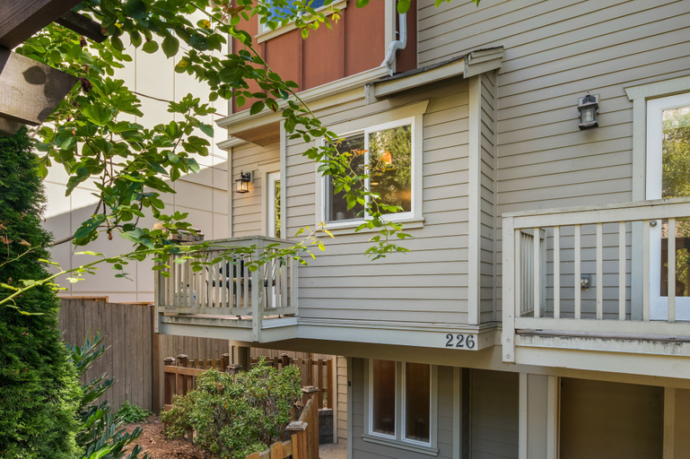 Exterior & Views, Seattle Vacation Home: Life's A Beach, Seattle