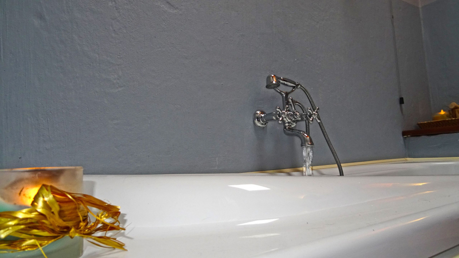 Bathroom, Rustico Colonna, Brescia
