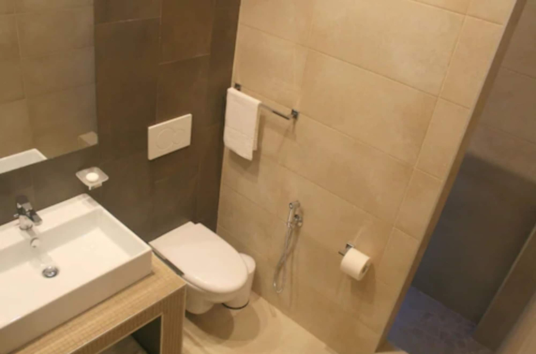 Bathroom 4, International Hotel Dakar, Dakar