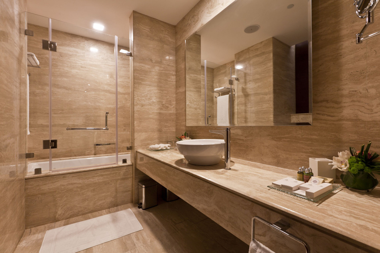 Bathroom 4, Zubarah Hotel, Doha