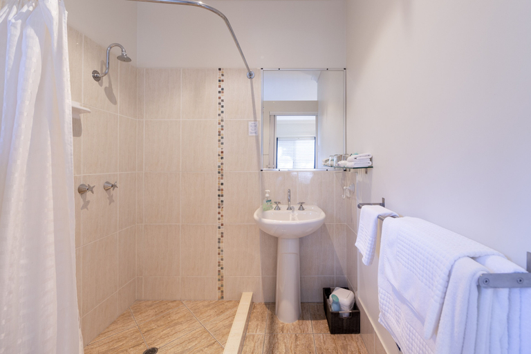 Bathroom 3, Beach House Bed & Breakfast, Clontarf