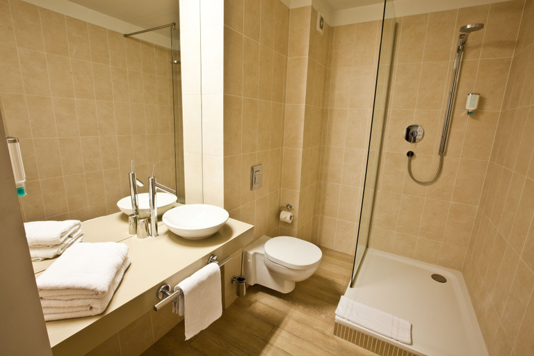 Bathroom 3, Platinum Apartments Aparthotel, Poznań City